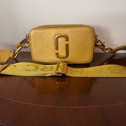 Marc Jacobs crossbody bag like new, gold