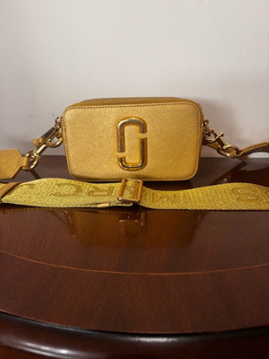 Marc Jacobs crossbody bag like new, gold
