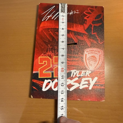 Olympiacos BC 3D Autograph Wooden Stand Tyler Dorsey #22 new, authentic