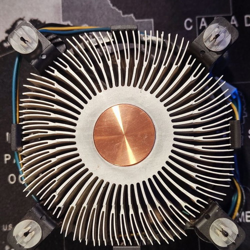 Intel 775 cooler used, thin with copper core