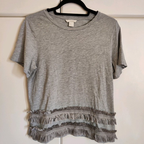 H&M Grey T-shirt with Decorative Fringes like new, Size S