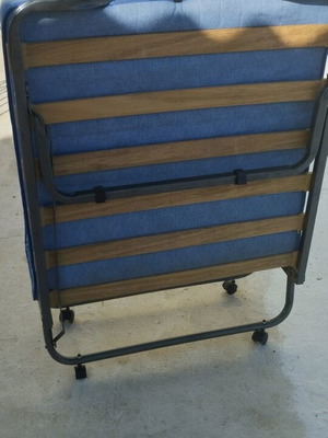 Set of 2 folding beds with mattresses like new