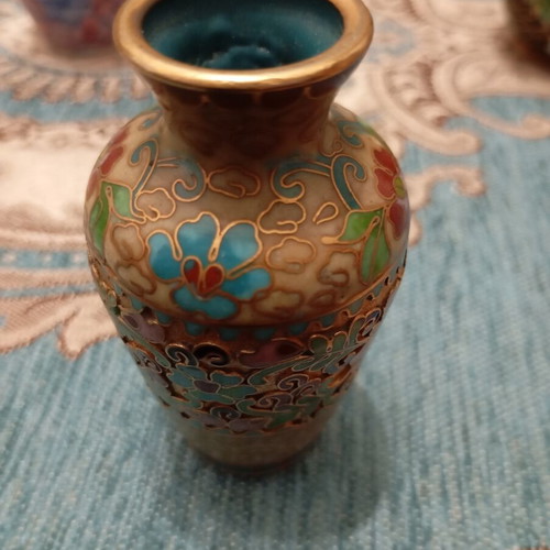 Miniature cloisonné collection like new, 5 pieces including Japanese porcelain