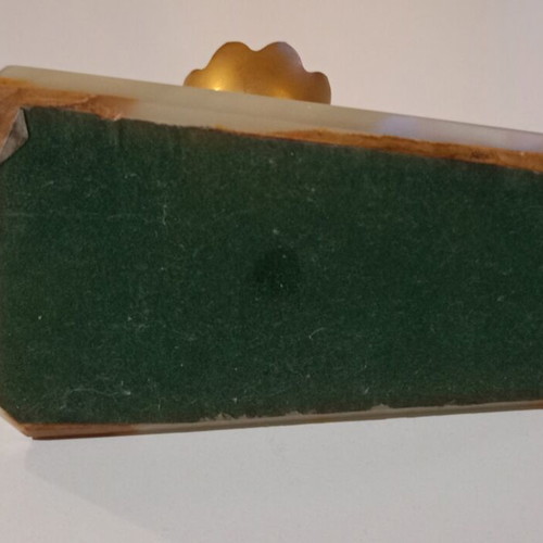 Decorative onyx with bronze used