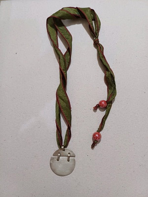 Necklace new, beautiful and unique