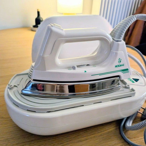 Stirela 601 Steam Iron like new