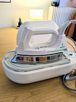 Stirela 601 Steam Iron like new