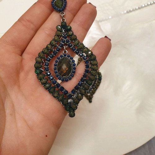Green earrings like new with stones, large and impressive
