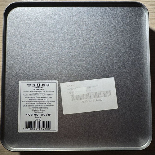 Tommy Hilfiger metal box like new with gift STR8 metal box