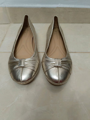 Naturalizer ballerinas gold like new, size 37