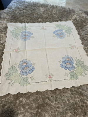 Square white scarf with blue flowers, like new, 80x80