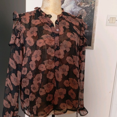 Neo Noir women's shirt size M like new