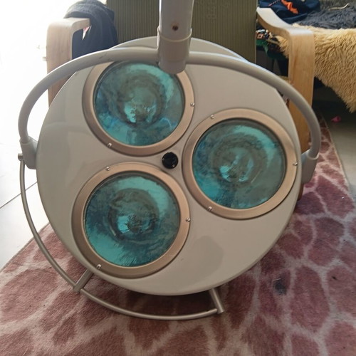Surgical lamp head used, good condition