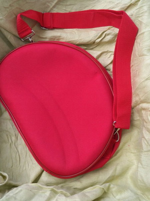 Τσάντα νεσεσέρ κόκκινη με αποσπώμενο λουράκι σαν καινούργια