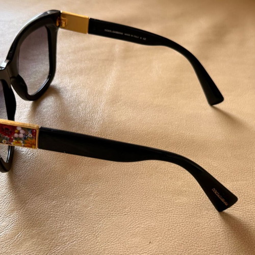 Dolce & Gabbana Mosaico Collection sunglasses like new with case black and gold