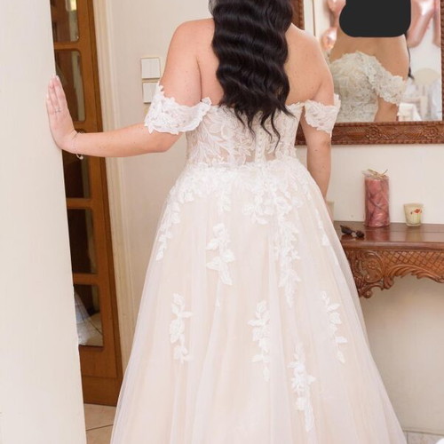 Pronovias Athenav wedding dress like new, sugar color, detachable sleeves, size L