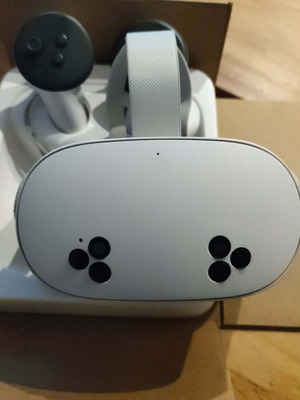 Meta Quest 3s 128GB VR headset