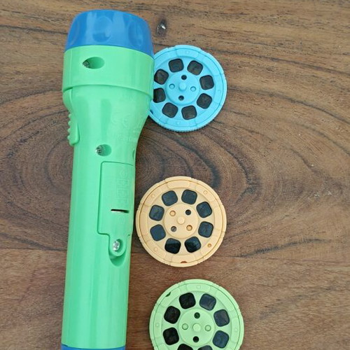 Children's dinosaur projector flashlight with 3 image discs