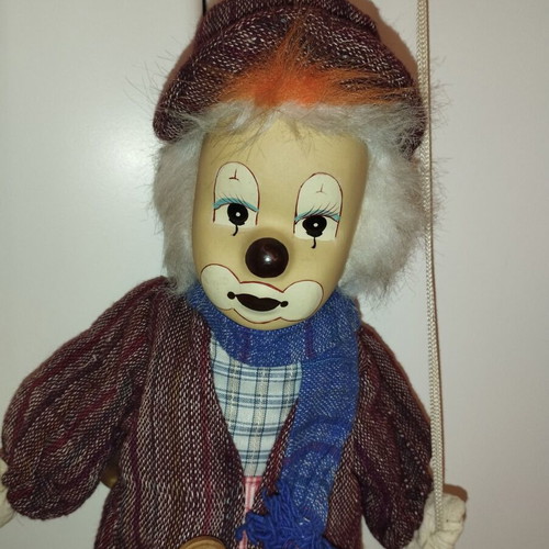 Porcelain hanging clown vintage like new, in excellent condition