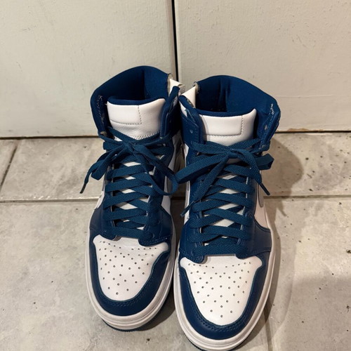 Nike Jordan athletic boots size 38 like new, blue