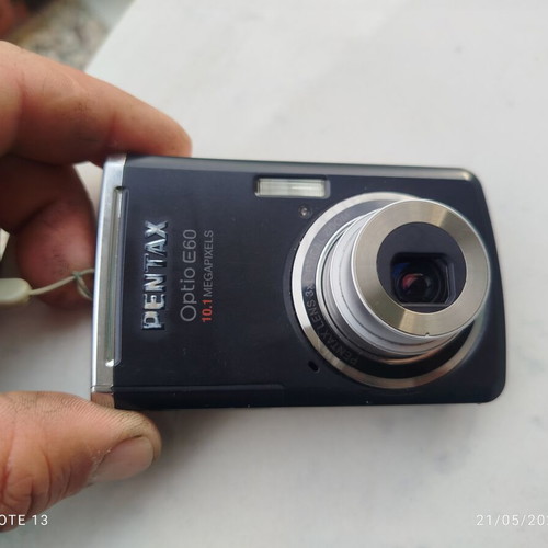 Pentax Optio E60 10Mp camera like new