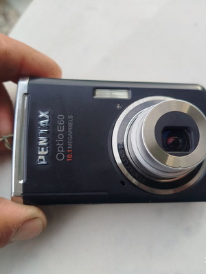 Pentax Optio E60 10Mp camera like new