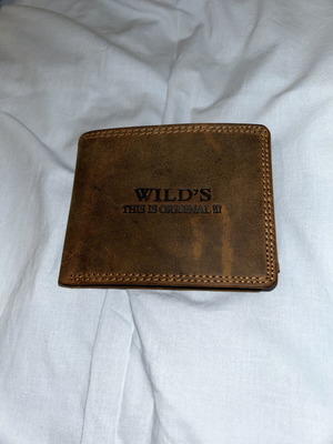 Wilds leather wallet with 15 card slots and coin pocket