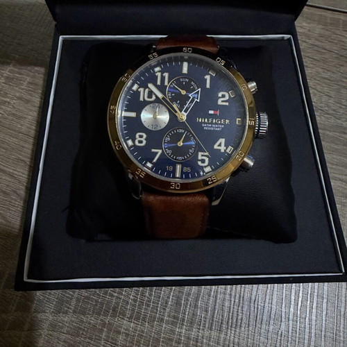 Tommy Hilfiger Trent men's watch 46mm chronograph battery with brown leather strap like new