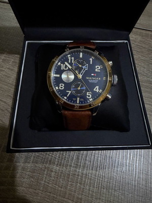 Tommy Hilfiger Trent men's watch 46mm chronograph battery with brown leather strap like new