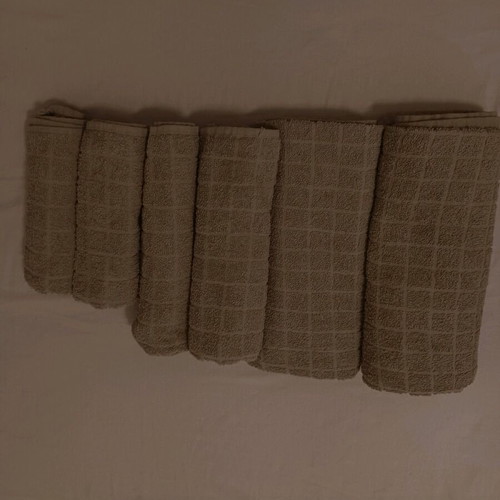 Towel sets like new, 2 gray sets for body face hands, 6 towels total