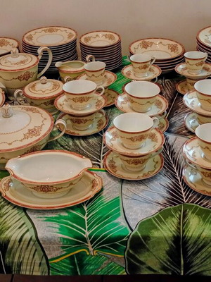 Noritake Japanese serving set like new, collectible
