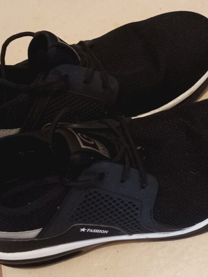 Safety shoes size 45, new, steel toe, black, reflective strip