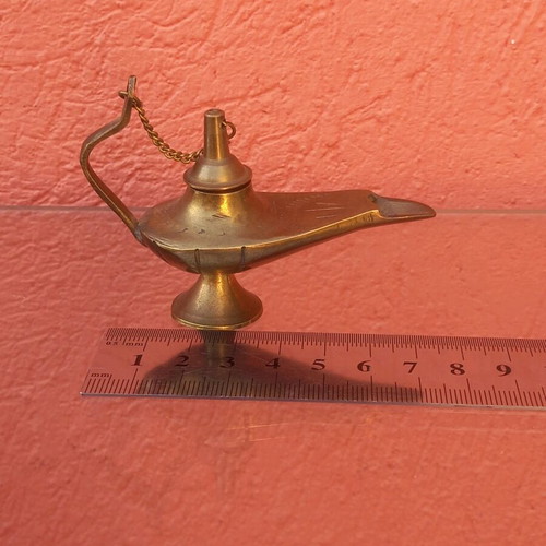 Brass magic lamp like new