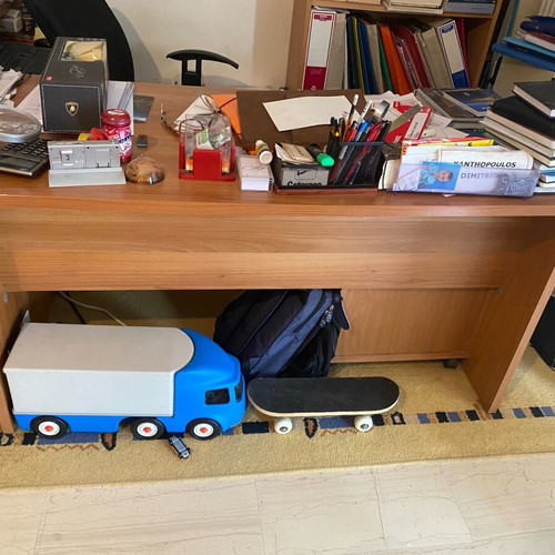 Corner desk used, separable into 2 with computer shelf