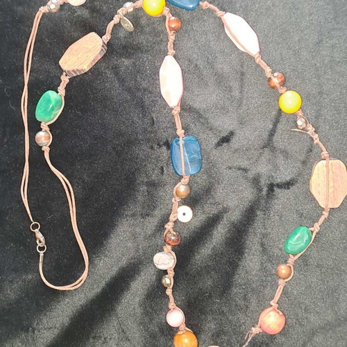 Necklace used in excellent condition