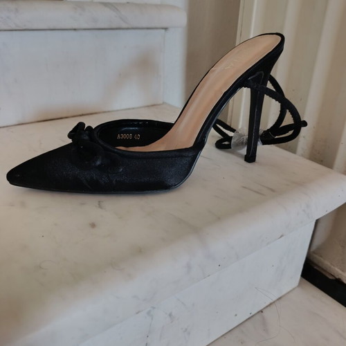 Black high heels size 40 new
