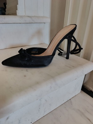 Black high heels size 40 new