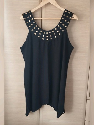 Rock t-shirt like new, impressive neckline, size XL
