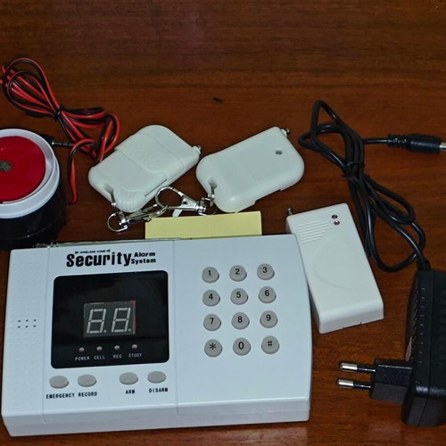 Home Security wireless alarm system like new with remote controls and siren