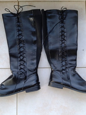 Boots size 42 used, black