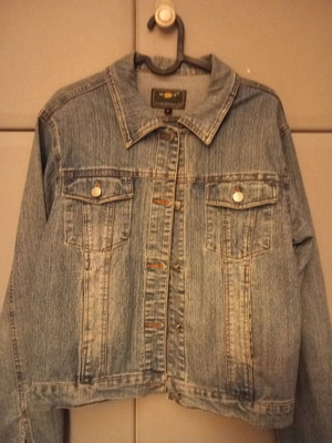 Denim jacket like new, size Medium, blue