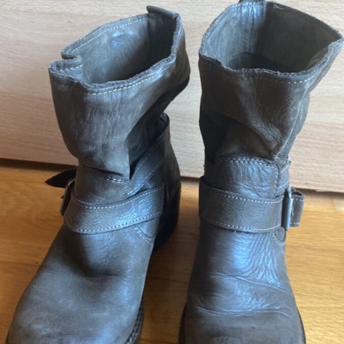 LEA-GU leather ankle boots, biker style, buckle strap