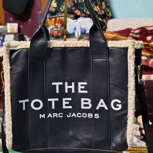 Marc Jacobs The Crinkle Leather Medium Tote Bag like new, black and white