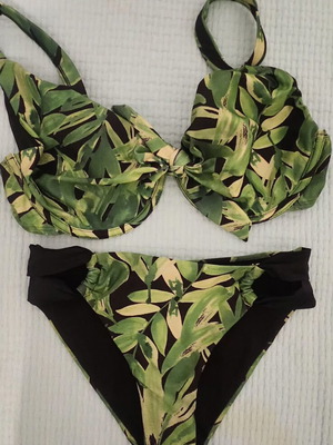 Bluepoint bikini used, black and green, top L bottom M