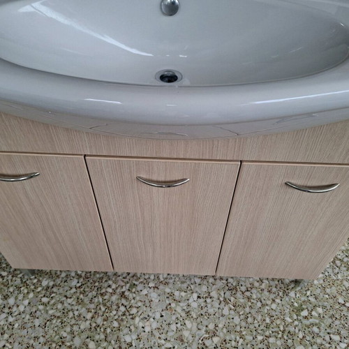 Sink with cabinet like new