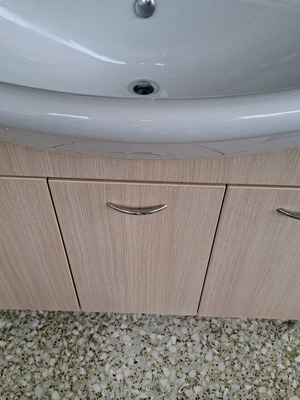 Sink with cabinet like new