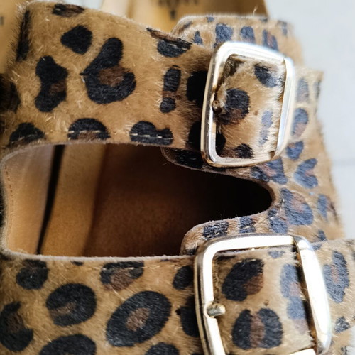 JK London leopard print pony slippers size 39 like new, brown