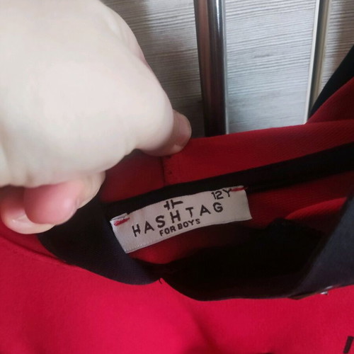 Sweatshirt 12 years like new, black and red, size 152 cm