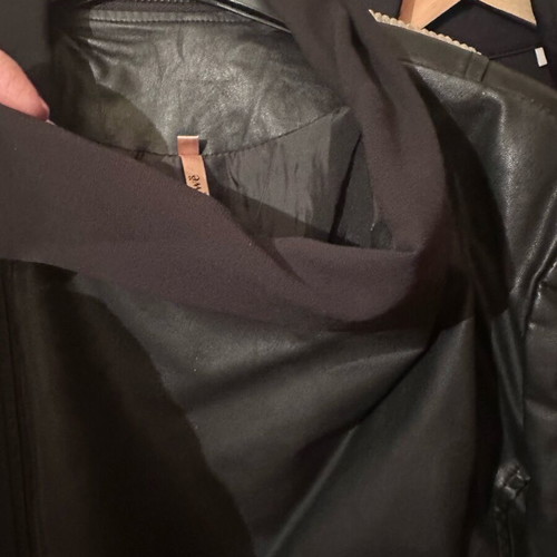 Sweewe women's leather jacket black like new