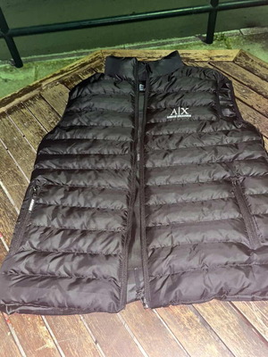 Armani sleeveless vest new, black